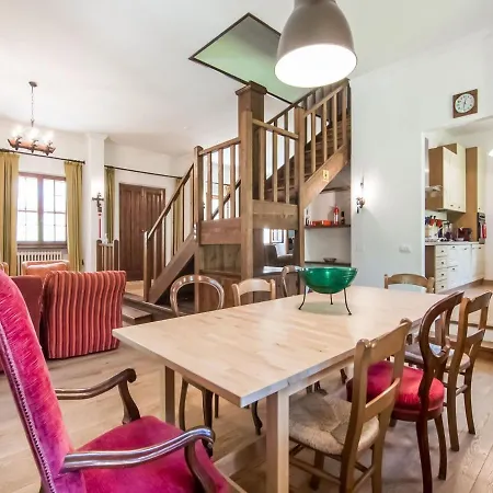 Holiday home In With Garden
